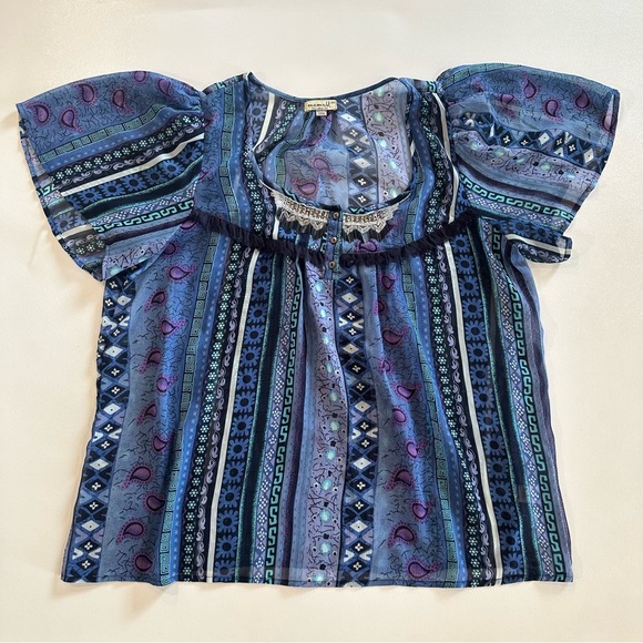 One world Women’s Sheer Beaded Boho Paisley Short Puff Sleeve Size 2X 1/4 Button - Picture 1 of 9